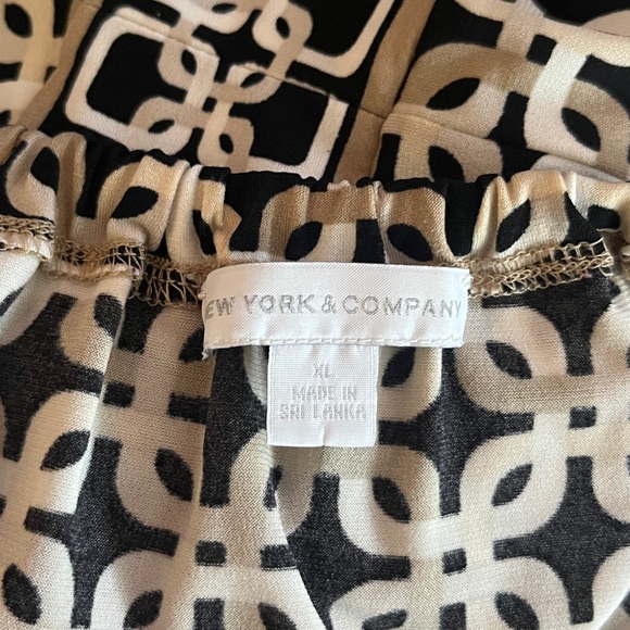 New York & Company Neutral Geometric Dress with Key-Hole – Size XL - Picture 3 of 6